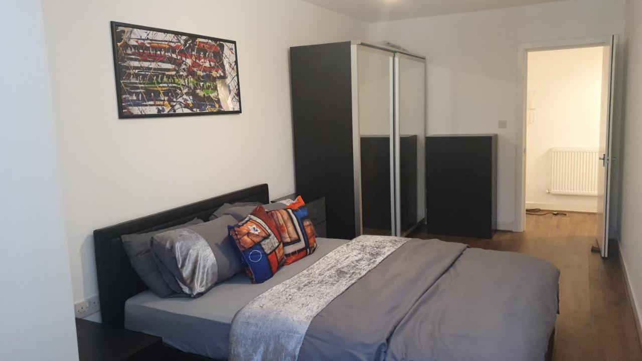 Double Room With Shared Bathroom Londres Exterior foto